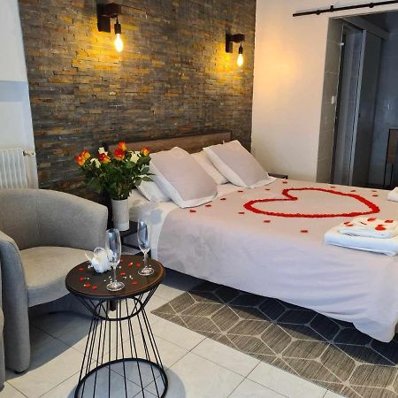 Au Bonheur Des Ruelles Bed & Breakfast Monpazier Bagian luar foto