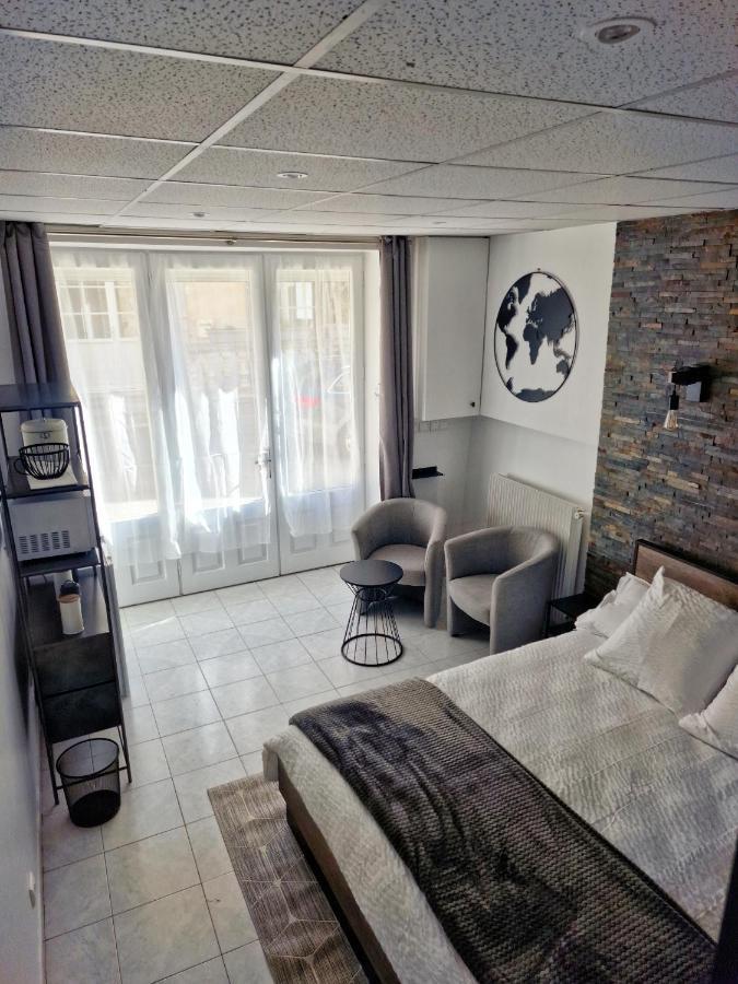 Au Bonheur Des Ruelles Bed & Breakfast Monpazier Bagian luar foto
