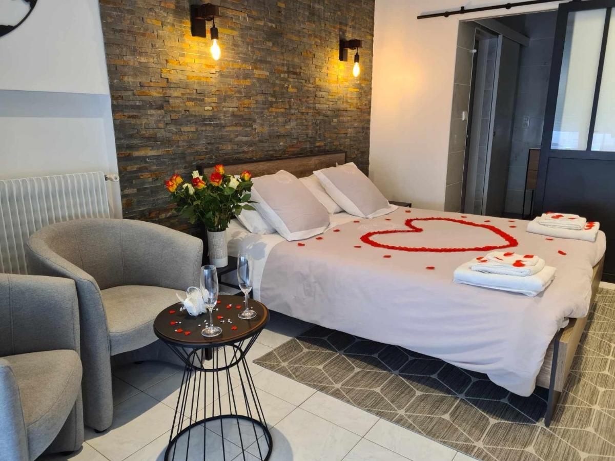Au Bonheur Des Ruelles Bed & Breakfast Monpazier Bagian luar foto